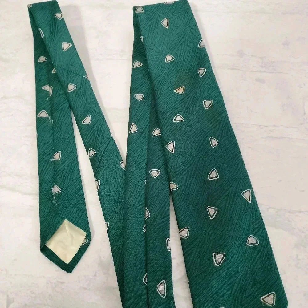 Envoy Retro Vintage Green Off White Triangle Pattern Necktie Tie 56x3
